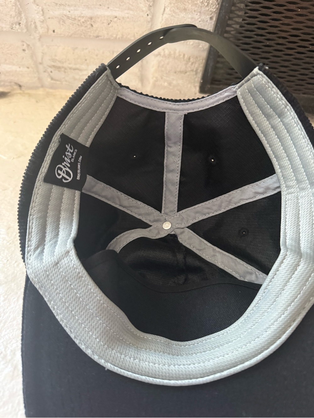Jackson Hole Men's Black Corduroy Cap - Picture 3 of 4